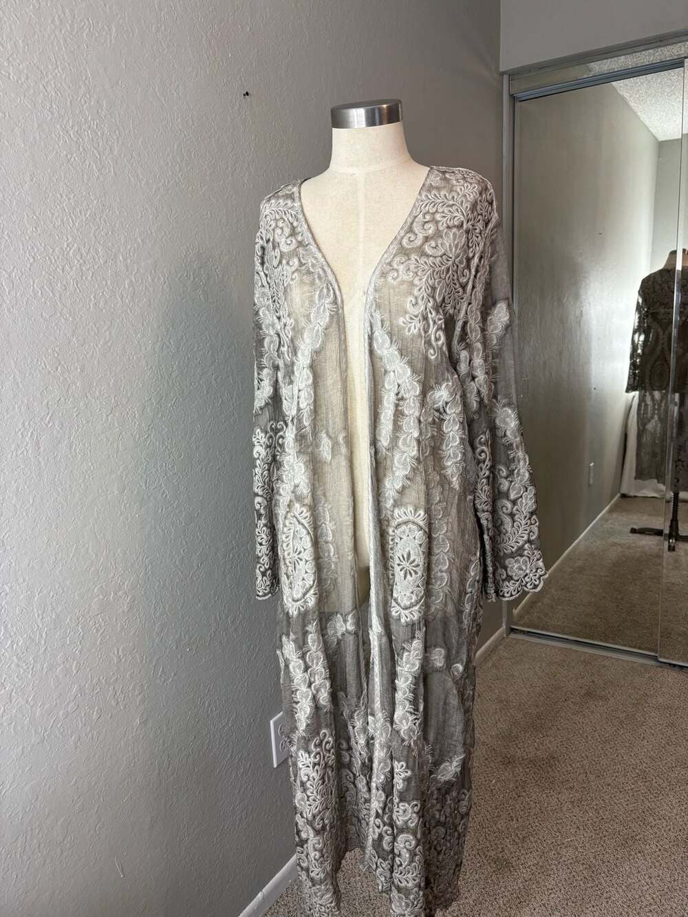 Gray Embroidered Lace Medallion Duster Kimono